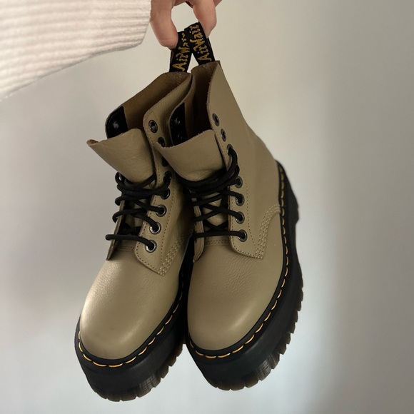 Dr Martens 1460 Pascal Max Combat Boot, size 6 - Picture 3 of 4